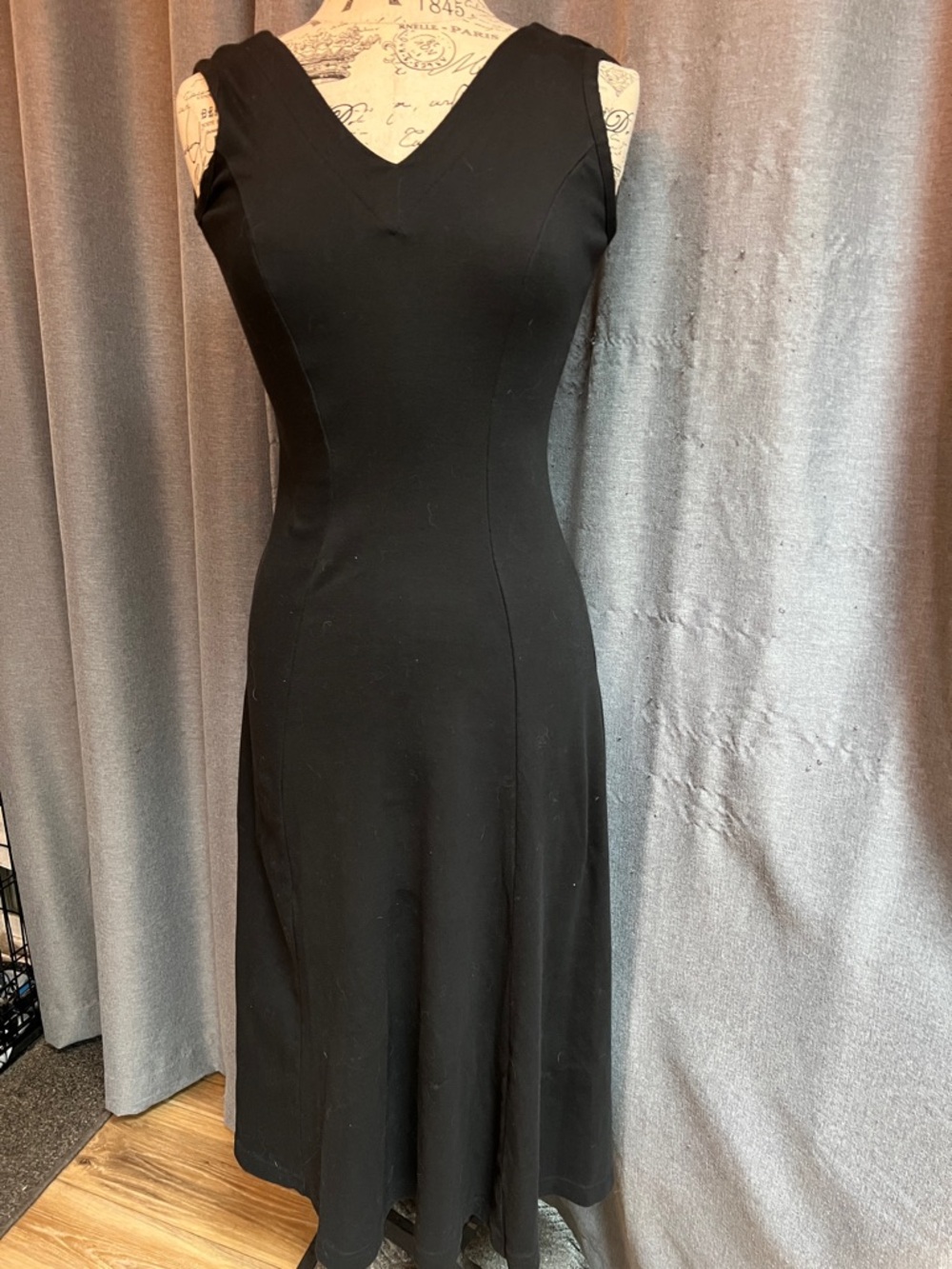 Women’s Black V-Neck Cotton Knit Midi Dress
